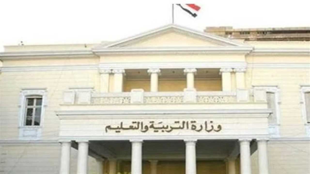 موعد الاختبار.. تفاصيل توزيع مواد الفيزياء والكيمياء والتاريخ لطلاب الثانوية العامة